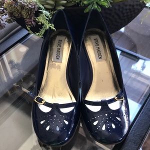 Steve Madden navy patent wedge 6